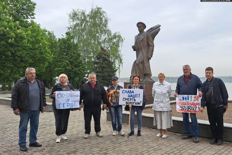 In der Stadt von „Bori dem Henker“ fordert eine empörte Öffentlichkeit den Abriss des Denkmals für den legendären Luftlandetruppenkommandanten Margelov ...