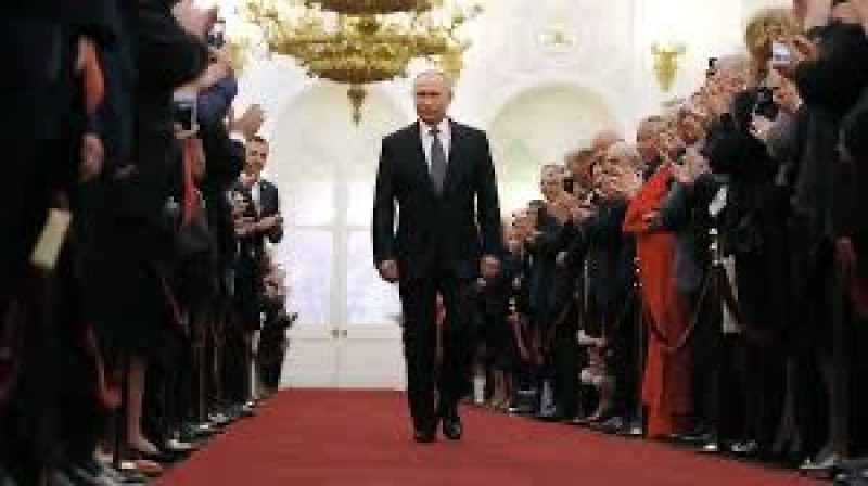 Frankreich wird seinen Botschafter zur Amtseinführung des russischen Präsidenten Wladimir Putin entsenden.