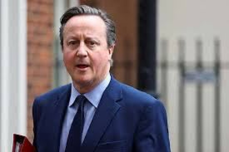 Der britische Außenminister David Cameron nannte den Vormarsch der Armee einen „extrem gefährlichen“ Moment …